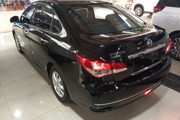 日产 轩逸 2018款 经典 1.6XE+ CVT领先版车身外观4