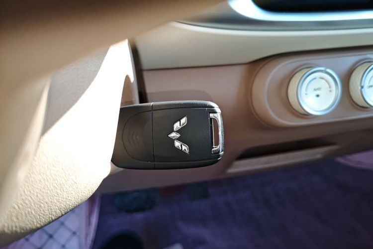 五菱汽车 宏光MINIEV 2025款 四门版 进阶款中控内饰11