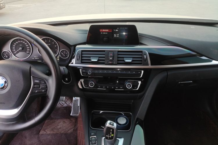 宝马3系 2018款 318Li局部细节16