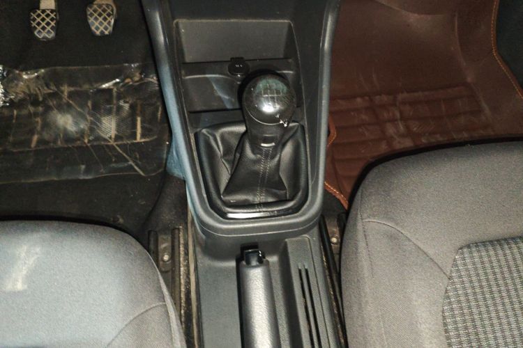 大众 桑塔纳 2016款 1.6L 手动风尚版中控内饰18