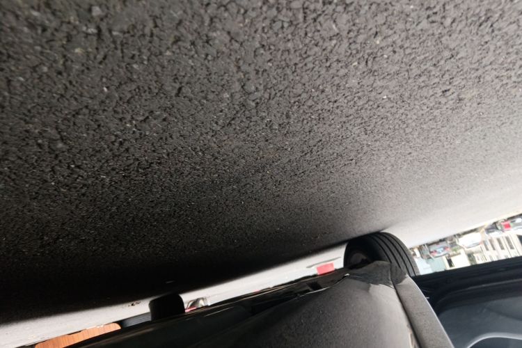 奔驰E级 2020款 改款 E 300 L 运动时尚型局部细节9002