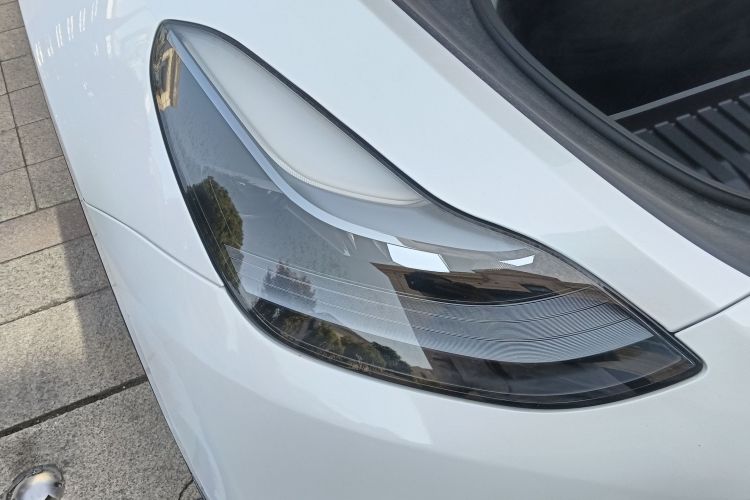 特斯拉 Model Y 2022款 改款 后轮驱动版车身外观8