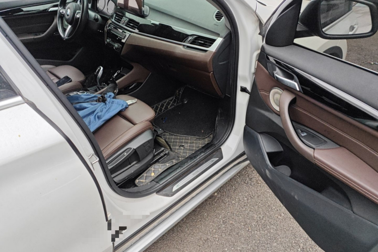 宝马X1 2021款 sDrive20Li 尊享型局部细节9005