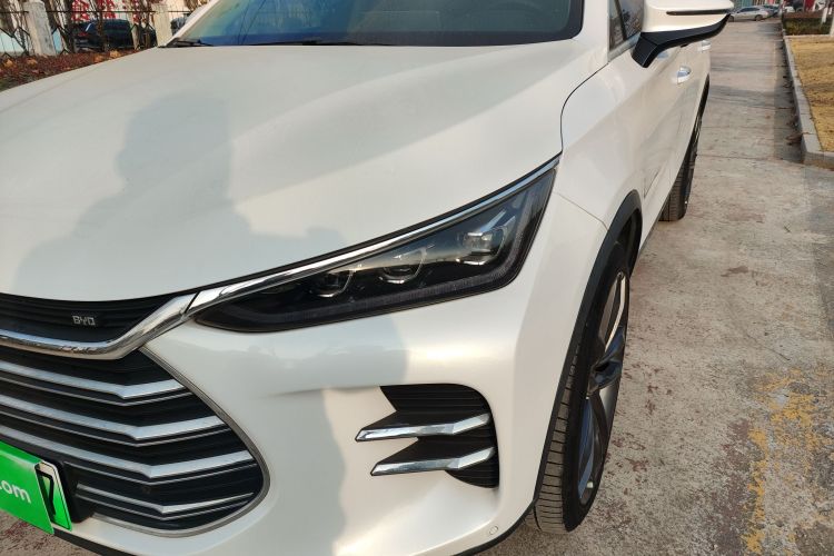 比亚迪 唐新能源 2018款 DM 2.0T 全时四驱智联创享型 7座 国V局部细节36