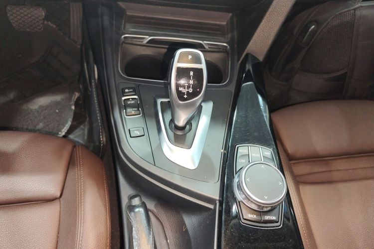 宝马3系 2019款 320Li M运动套装局部细节18