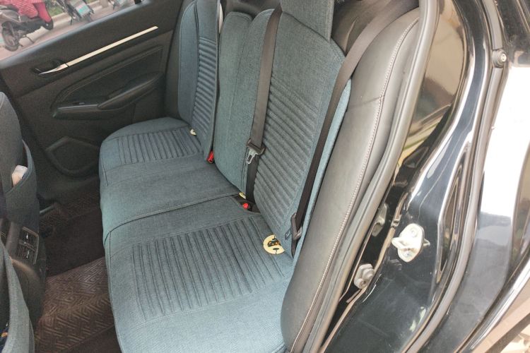 日产 天籁 2019款 2.0L XL 舒适版中控内饰21