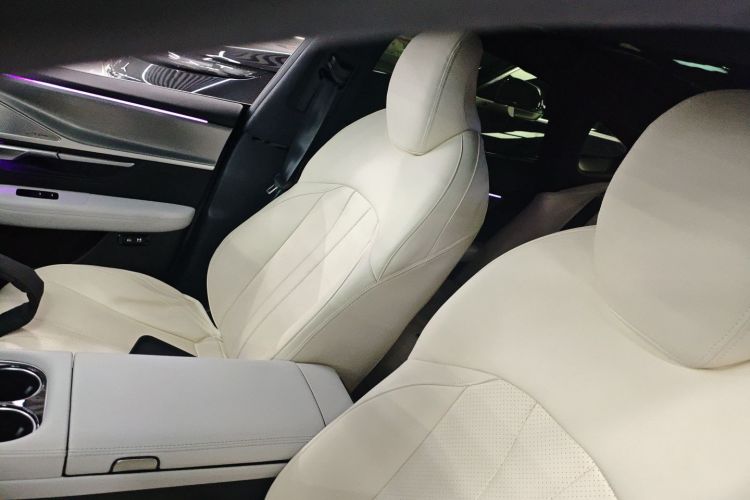 小鹏P7 2024款 P7i 702 Max 鹏翼版中控内饰19