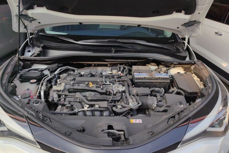 丰田C-HR 2021款 2.0L 豪华版机舱底盘24