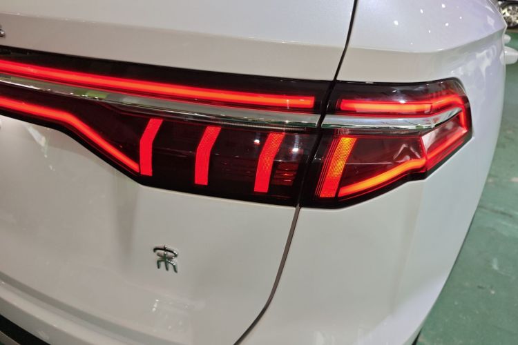 比亚迪 宋Pro 2019款 1.5T 自动精英型车身外观6006