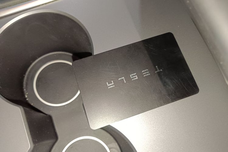 特斯拉 Model 3 2022款 Performance高性能全轮驱动版中控内饰7001