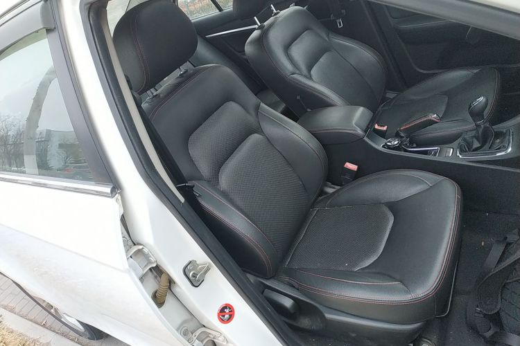 吉利汽车 帝豪 2015款 三厢 1.5L 手动向上版局部细节41