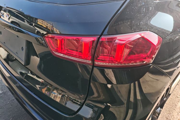 魏牌 VV7 2017款 2.0T 旗舰型车身外观9