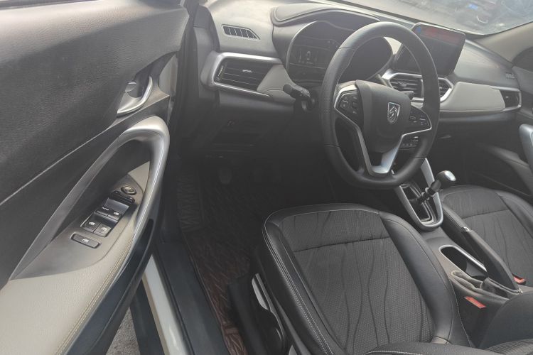 宝骏510 2017款 1.5L 手动时尚型中控内饰20