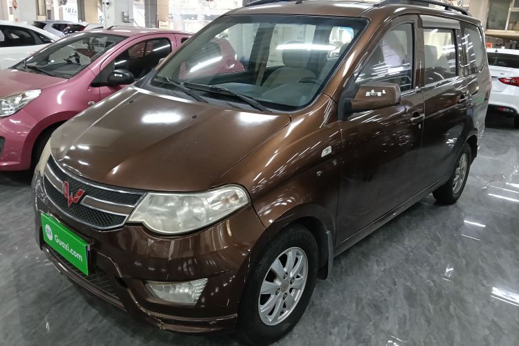 五菱汽车 五菱宏光 2014款 1.5L S标准型车身外观1