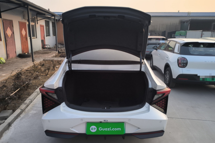 灵悉L 2024款 头号玩家版机舱底盘23