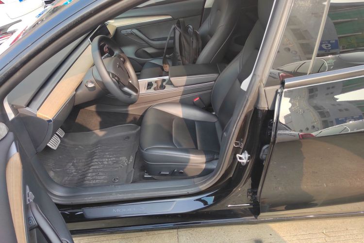 特斯拉 Model 3 2022款 Performance高性能全轮驱动版中控内饰19
