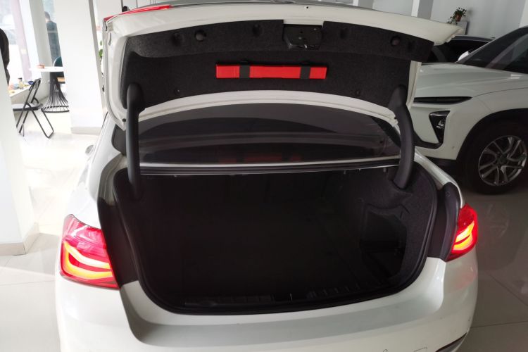 宝马3系 2018款 320Li 时尚型局部细节23