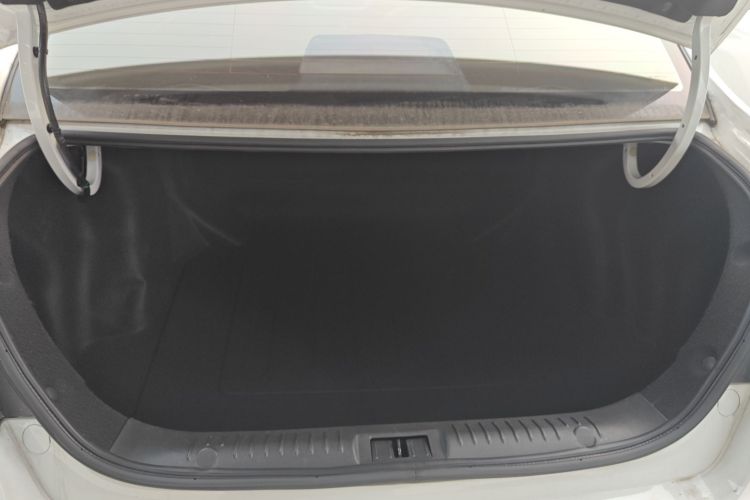 吉利汽车 远景 2020款 1.5L 手动亚运版机舱底盘23