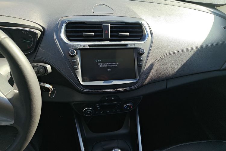 福特 福睿斯 2017款 幸福版 1.5L 手动时尚型中控内饰16