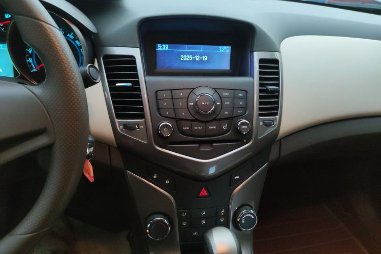 雪佛兰 科鲁兹 2015款 1.5L 经典 SE AT局部细节16