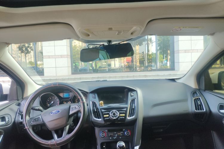 福特 福克斯 2017款 三厢 1.6L 手动风尚型智行版中控内饰22