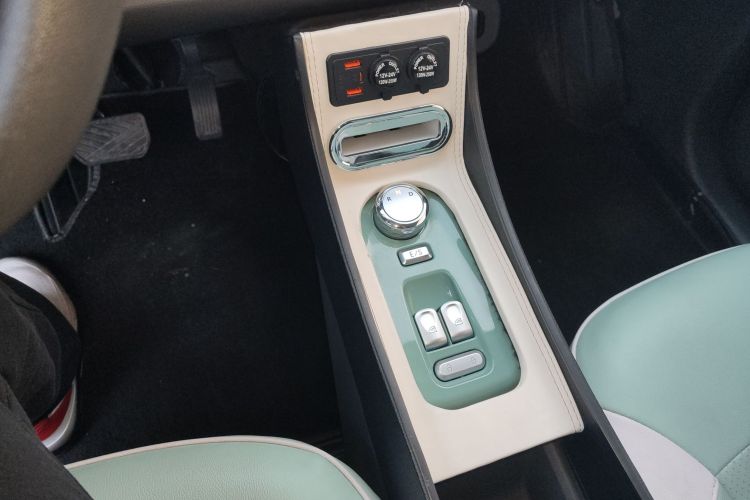 长安启源 长安Lumin 2023款 205km 香沁款中控内饰18