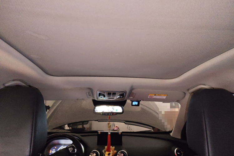 魏牌 P8 2018款 2.0T 旗舰型中控内饰22