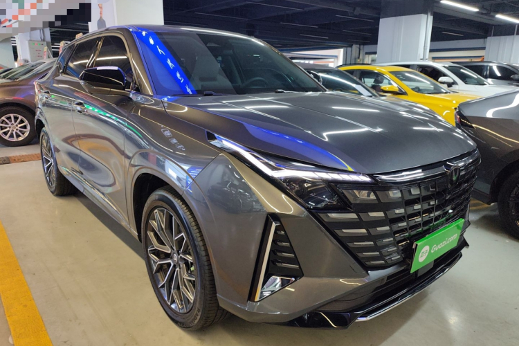 长安UNI-Z 2025款 1.5T 豪华型车身外观3