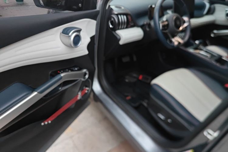 比亚迪 元PLUS 2022款 510KM 尊荣型中控内饰7003