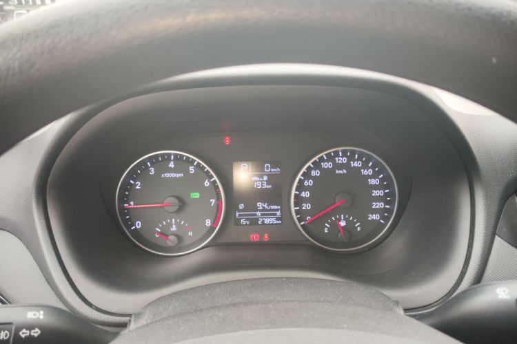 现代 悦动 2018款 1.6L 自动悦目版GL 国VI中控内饰14