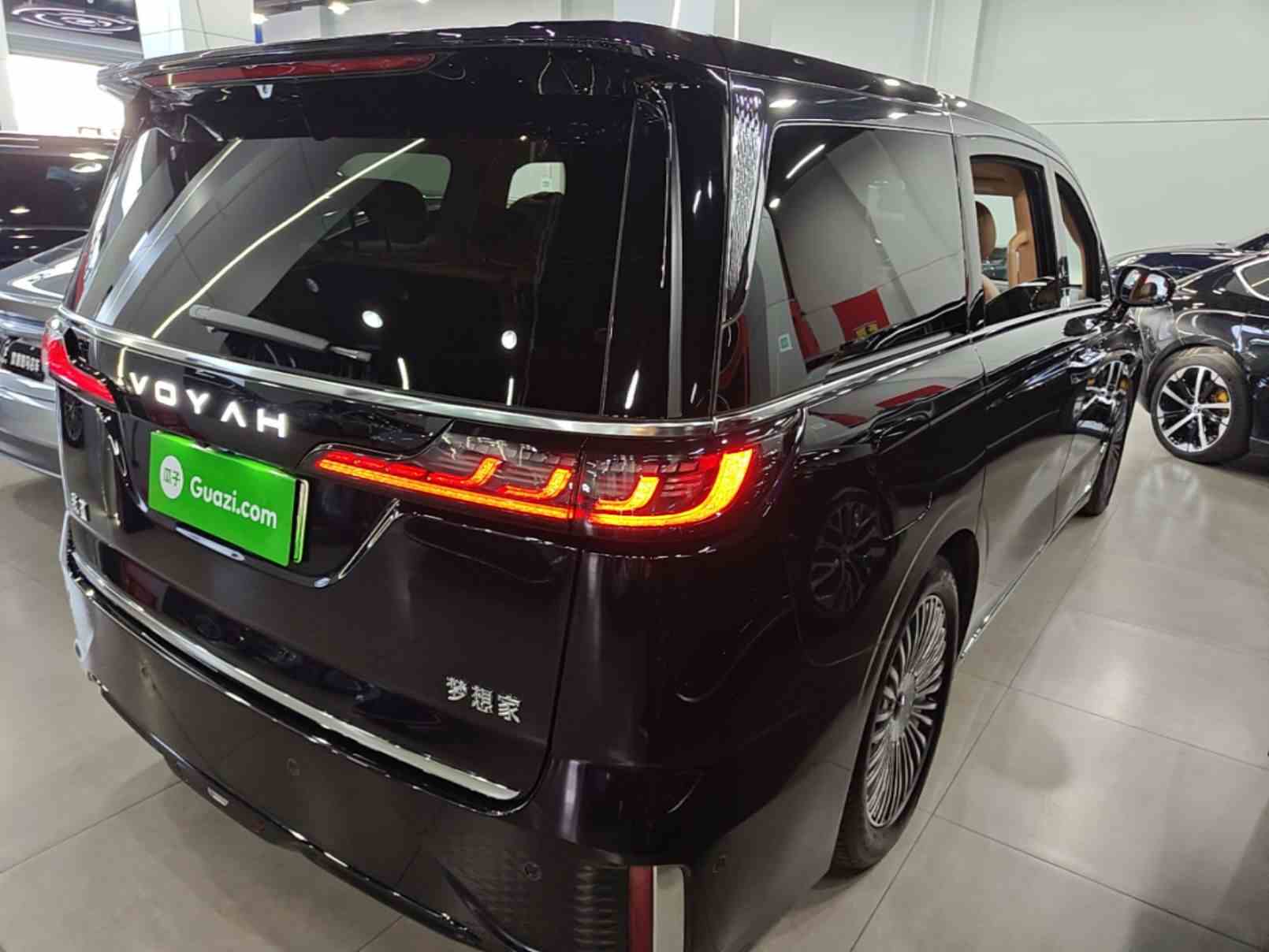 岚图汽车 岚图梦想家 2025款 PHEV 四驱旗舰乾崑版(5)