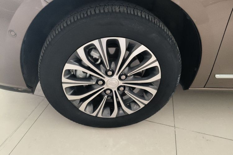 别克GL8 2021款 陆上公务舱 652T 尊贵型车身外观6007