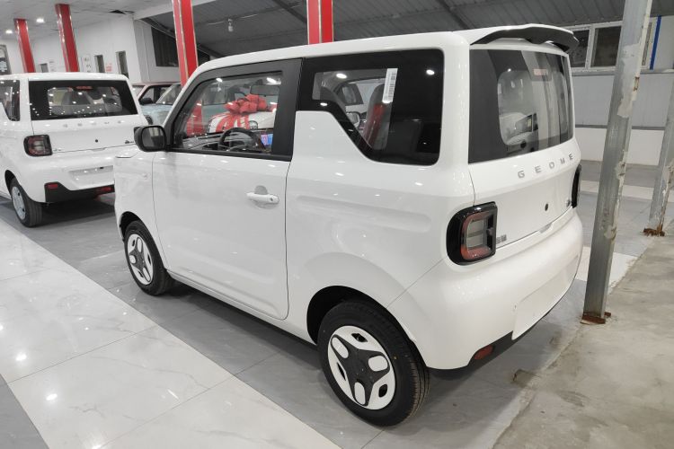 吉利银河 熊猫 2025款 210km 元气熊车身外观4