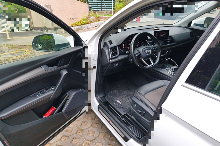 奥迪Q5L 2018款 45 TFSI 尊享时尚型 国V中控内饰20