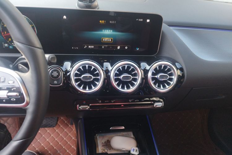 奔驰B级 2020款 B 180中控内饰16
