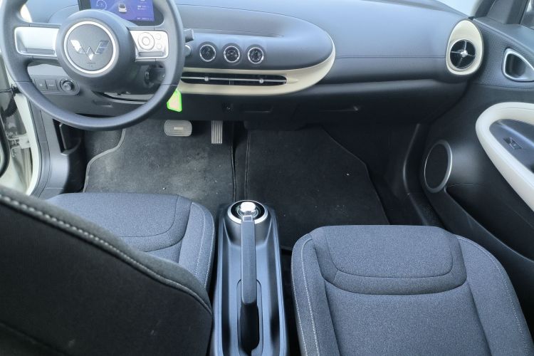 五菱汽车 五菱缤果 2024款 203km 轻享款中控内饰18