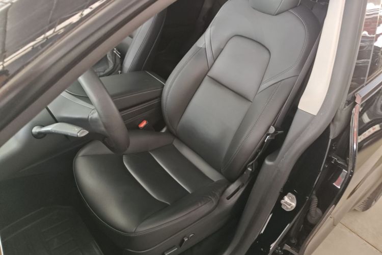 特斯拉 Model Y 2021款 标准续航后驱版中控内饰19