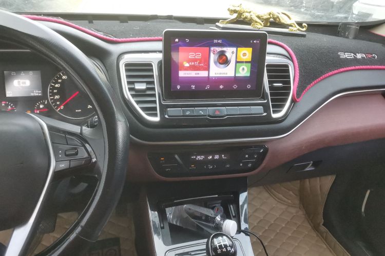 一汽 森雅R9 2018款 1.2T 手动豪华智尚型中控内饰16