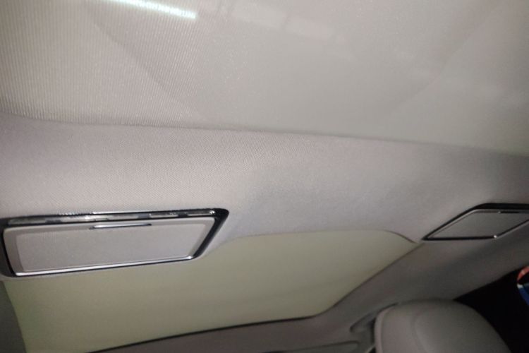 奔驰C级 2015款 C 200 L 运动型中控内饰22