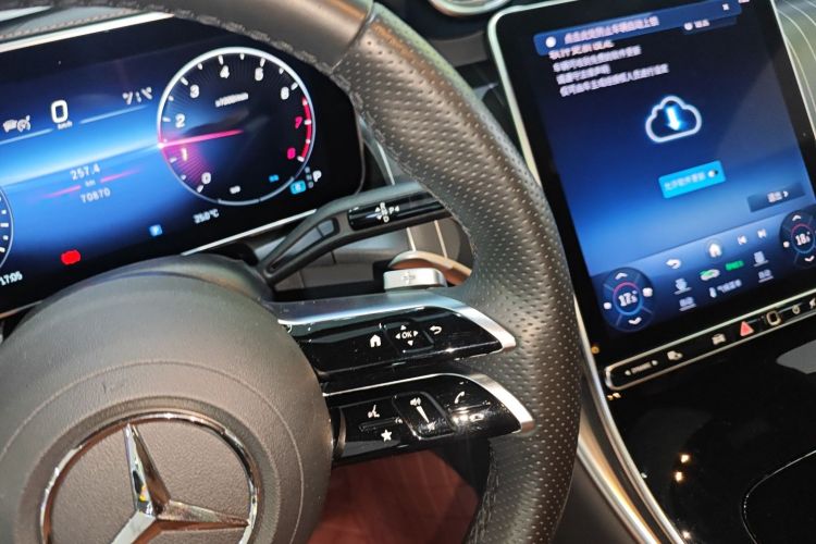 奔驰GLC 2023款 GLC 300 L 4MATIC 动感型 5座中控内饰18