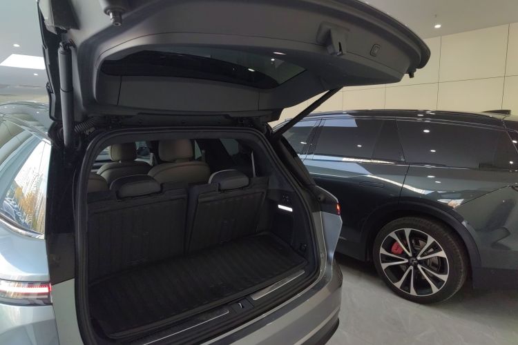 蔚来ES8 2024款 100kWh 签名版机舱底盘23