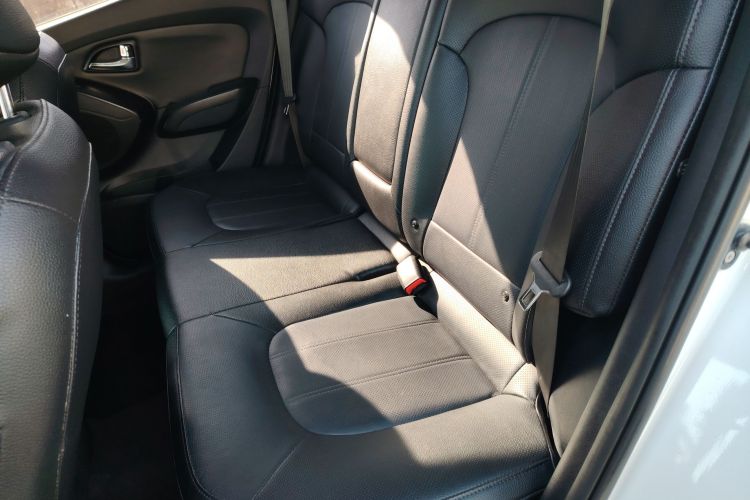 北京现代ix35 2015款 2.0L 自动两驱智能型 国IV中控内饰21