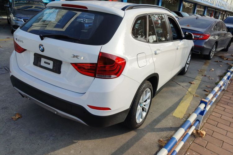 宝马X1 2013款 sDrive18i 时尚型车身外观9