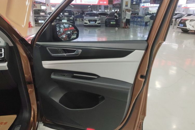 大众 途昂 2021款 380TSI 四驱豪华版中控内饰7005