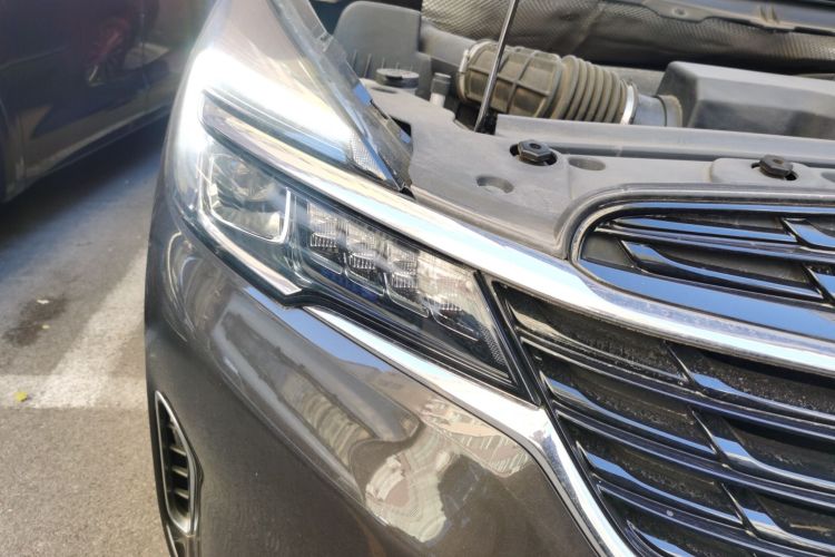 别克GL8 2021款 陆上公务舱 652T 豪华型车身外观8