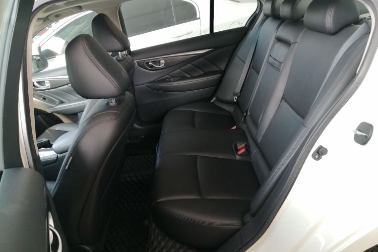 英菲尼迪Q50L 2016款 2.0T 舒适版中控内饰21