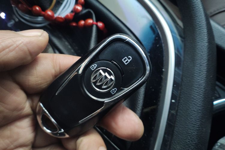 别克GL6 2018款 18T 6座尊贵型中控内饰11