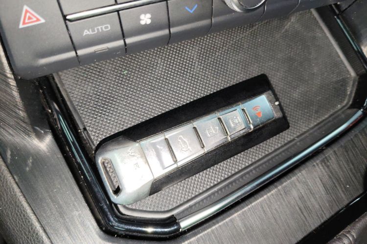 魏牌 VV7 2017款 2.0T 豪华型中控内饰7001