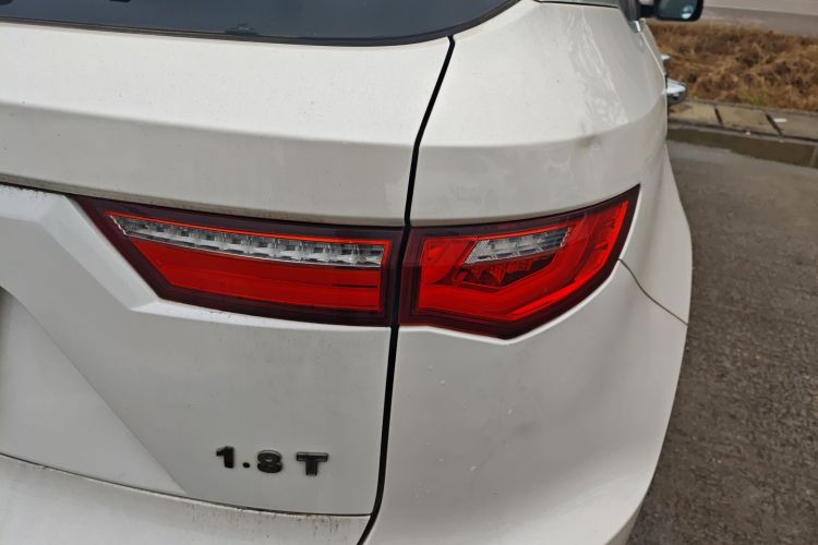 众泰T700 2017款 1.8T 双离合尊贵型车身外观9