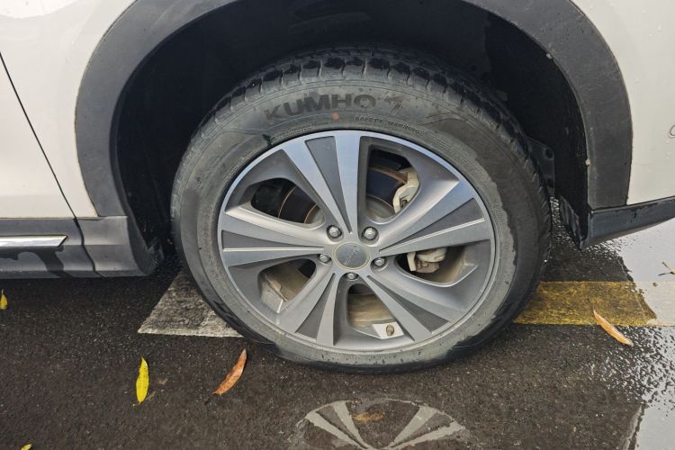 哈弗H6 Coupe 2015款 蓝标改款 2.0T 手动两驱都市型车身外观10